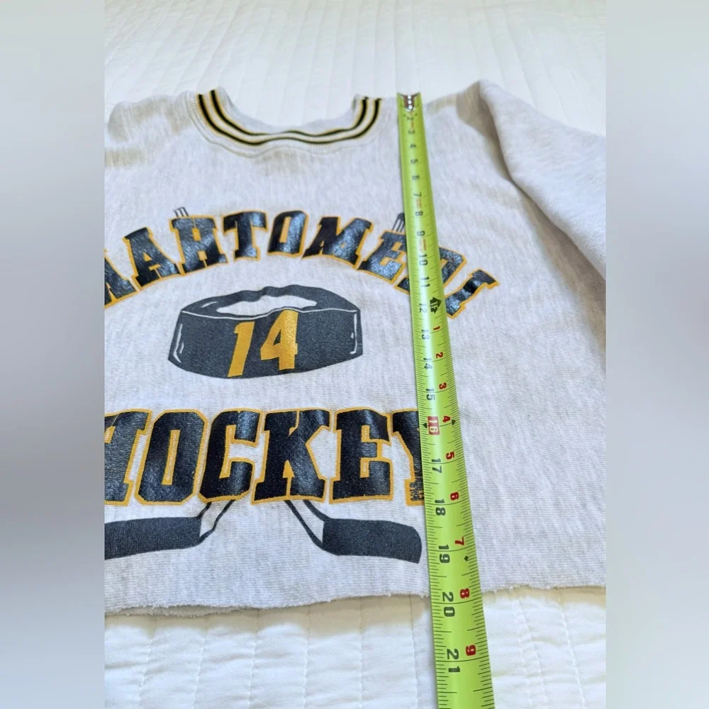 Vintage Minnesota Hockey Cropped Sweatshirt Size XL - Picture 4 of 5